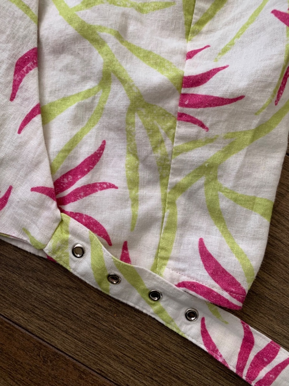 Anthropologie Pin up Floral Wrap Halter Crop Top and blouses Women's  Size L - Picture 14 of 14